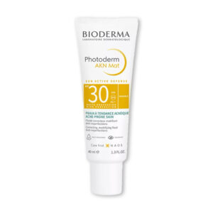 BIODERMA PHOTODERM AKN MAT FLUID СО ЗАШТИТЕН ФАКТОР 30+ 30 мл